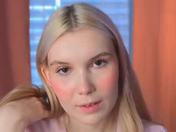 Henriettacreswell Chaturbate stream image from February 02, 2025