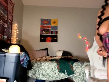 Haileysquirts Chaturbate stream image from February 02, 2025