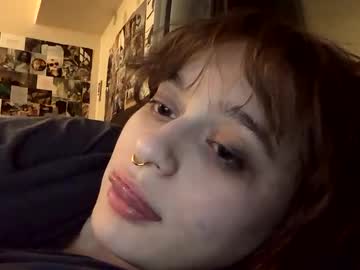 Halowee Chaturbate stream image from February 02, 2025
