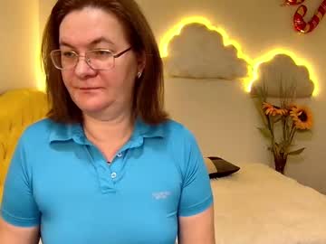 Holymilfa Chaturbate stream image from February 02, 2025