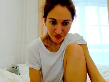 Mona_Cruz Chaturbate stream image from February 02, 2025