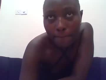 Naughtyqueen12 Chaturbate stream image from February 02, 2025