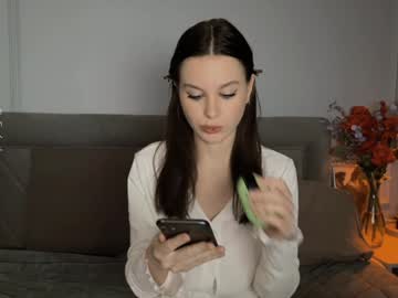 Yourher0in Chaturbate stream image from February 02, 2025