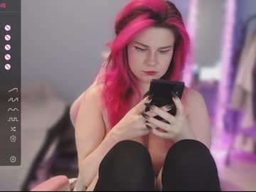 Makelovenotwarbitchess Chaturbate stream image from February 02, 2025