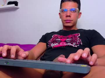 Myke_Jonnes Chaturbate stream image from February 02, 2025