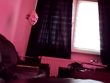 Kryptoni18435 Chaturbate stream image from February 02, 2025