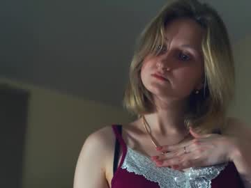 Lynnaevitt Chaturbate stream image from February 02, 2025