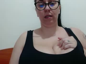 Natally565656 Chaturbate stream image from February 02, 2025
