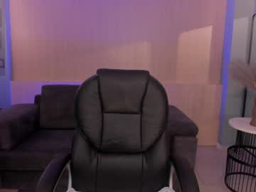 Violettcastel Chaturbate stream image from February 02, 2025