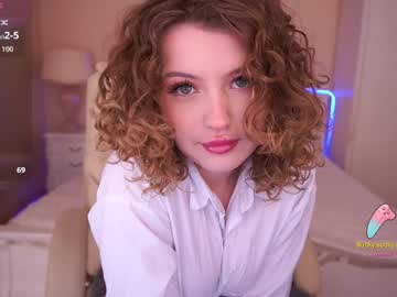 Cloverpussy Chaturbate stream image from February 02, 2025