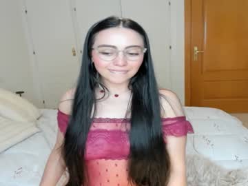 Helena_Hills Chaturbate stream image from February 02, 2025