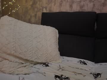 Crissy_Love Chaturbate stream image from February 02, 2025