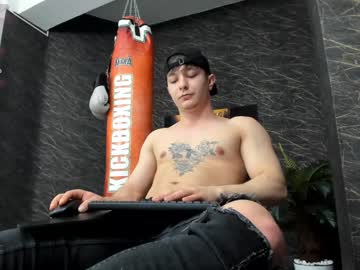Leonardsmith01 Chaturbate stream image from February 02, 2025