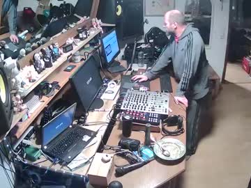 Iiiixiiix Chaturbate stream image from February 02, 2025