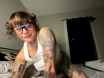 Picante_Peach Chaturbate stream image from February 02, 2025