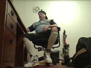 Hockeybud Chaturbate stream image from February 03, 2025
