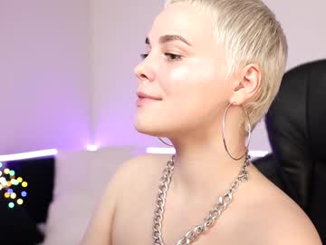 Lika_Loves_You Chaturbate stream image from February 03, 2025