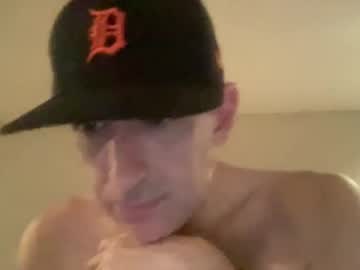 Dadmonsterck Chaturbate stream image from February 03, 2025