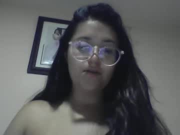 Sweetyypeach Chaturbate stream image from February 03, 2025