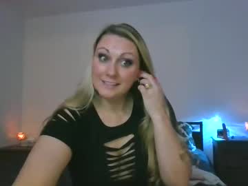Blondebitch105292 Chaturbate stream image from February 03, 2025
