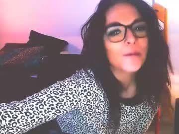Twinkletoeho Chaturbate stream image from February 03, 2025