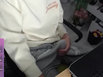 Swetlittleboy4u Chaturbate stream image from February 03, 2025
