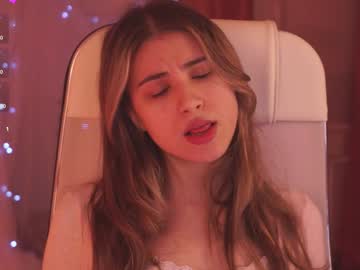 Elliecutes Chaturbate stream image from February 03, 2025