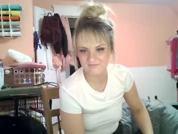 Honeydrippinbunny Chaturbate stream image from February 03, 2025