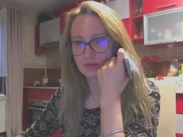 Melly_Rosey Chaturbate stream image from February 03, 2025