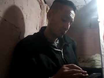 Papi1993x Chaturbate stream image from February 03, 2025