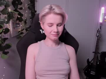 Imnotmia Chaturbate stream image from February 03, 2025