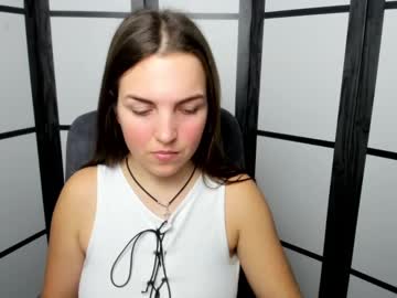 Mariliaa_ Chaturbate stream image from February 03, 2025