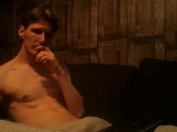 Hoodenrob Chaturbate stream image from February 03, 2025
