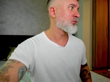 Blowmyxxl Chaturbate stream image from February 03, 2025