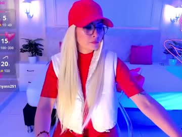 Candiegilson Chaturbate stream image from February 03, 2025