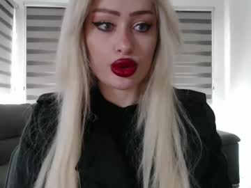 Deewhitee Chaturbate stream image from February 03, 2025