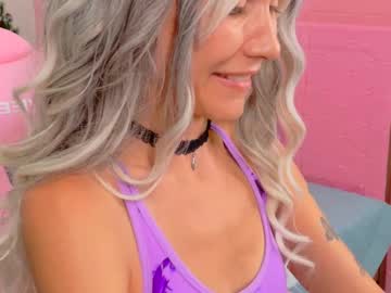 Emieflower Chaturbate stream image from February 03, 2025