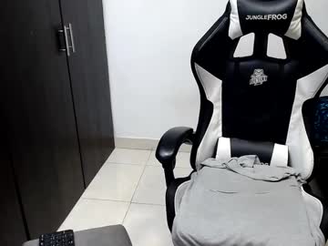 Deuxes Chaturbate stream image from February 03, 2025