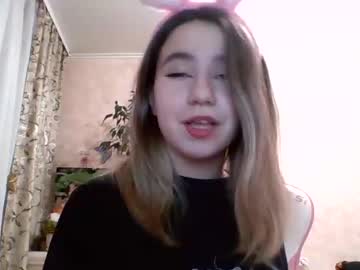 Olya_Moormeir Chaturbate stream image from February 03, 2025