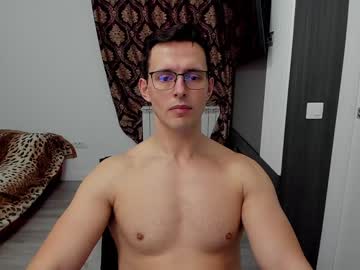 Sexxymuscles4u Chaturbate stream image from February 03, 2025