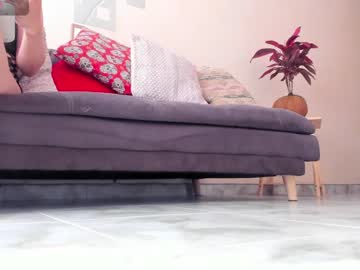 Charlize_Legs Chaturbate stream image from February 03, 2025