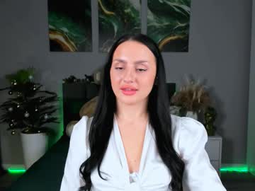 Emiliabeynard Chaturbate stream image from February 03, 2025