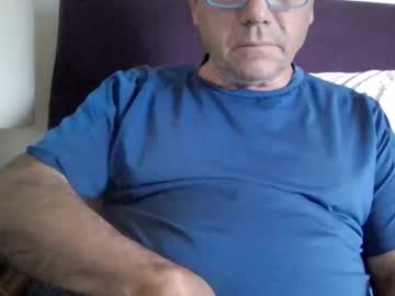 Billybangsbitches Chaturbate stream image from February 03, 2025