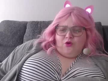 Lunaloveloops Chaturbate stream image from February 03, 2025