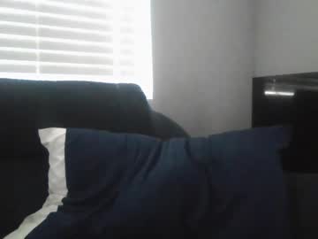 242doggy242 Chaturbate stream image from February 03, 2025