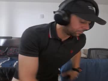 Breezinglimbers2 Chaturbate stream image from February 03, 2025