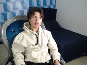 Collinstone Chaturbate stream image from February 03, 2025