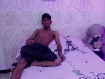 Alejandro_King1 Chaturbate stream image from February 03, 2025