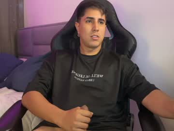 Dereckbrownn Chaturbate stream image from February 03, 2025