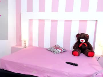 Karina_Blu Chaturbate stream image from February 03, 2025